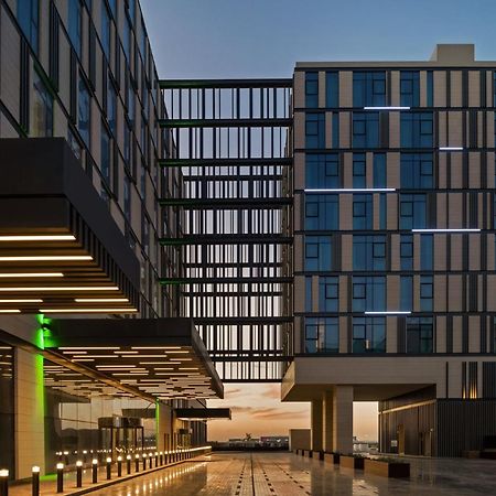 Holiday Inn Dubai Al-Maktoum Airport By Ihg Екстериор снимка