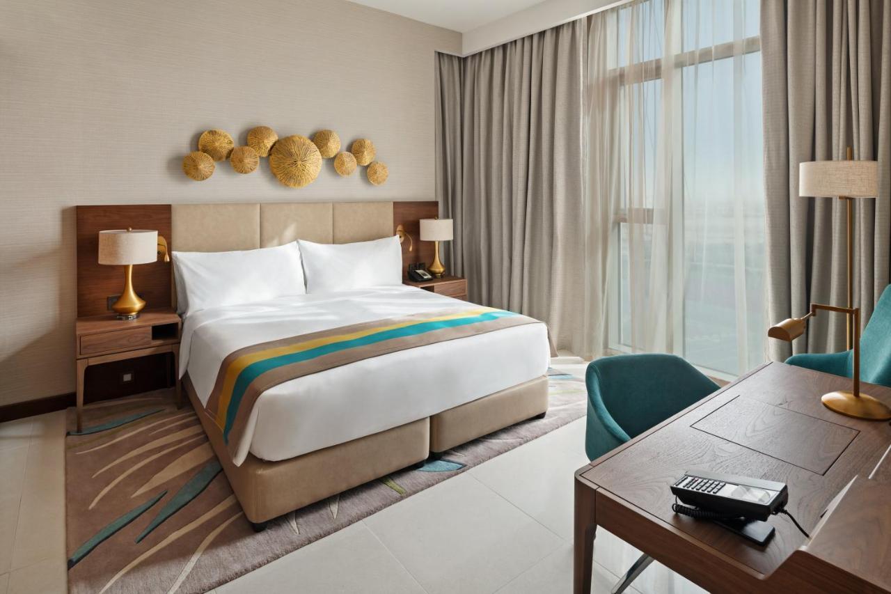 Holiday Inn Dubai Al-Maktoum Airport By Ihg Екстериор снимка