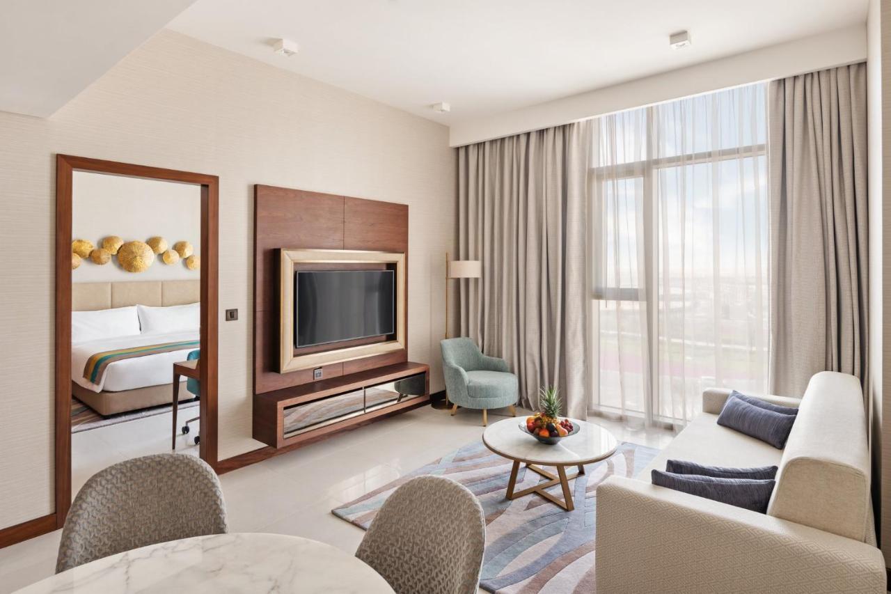 Holiday Inn Dubai Al-Maktoum Airport By Ihg Екстериор снимка