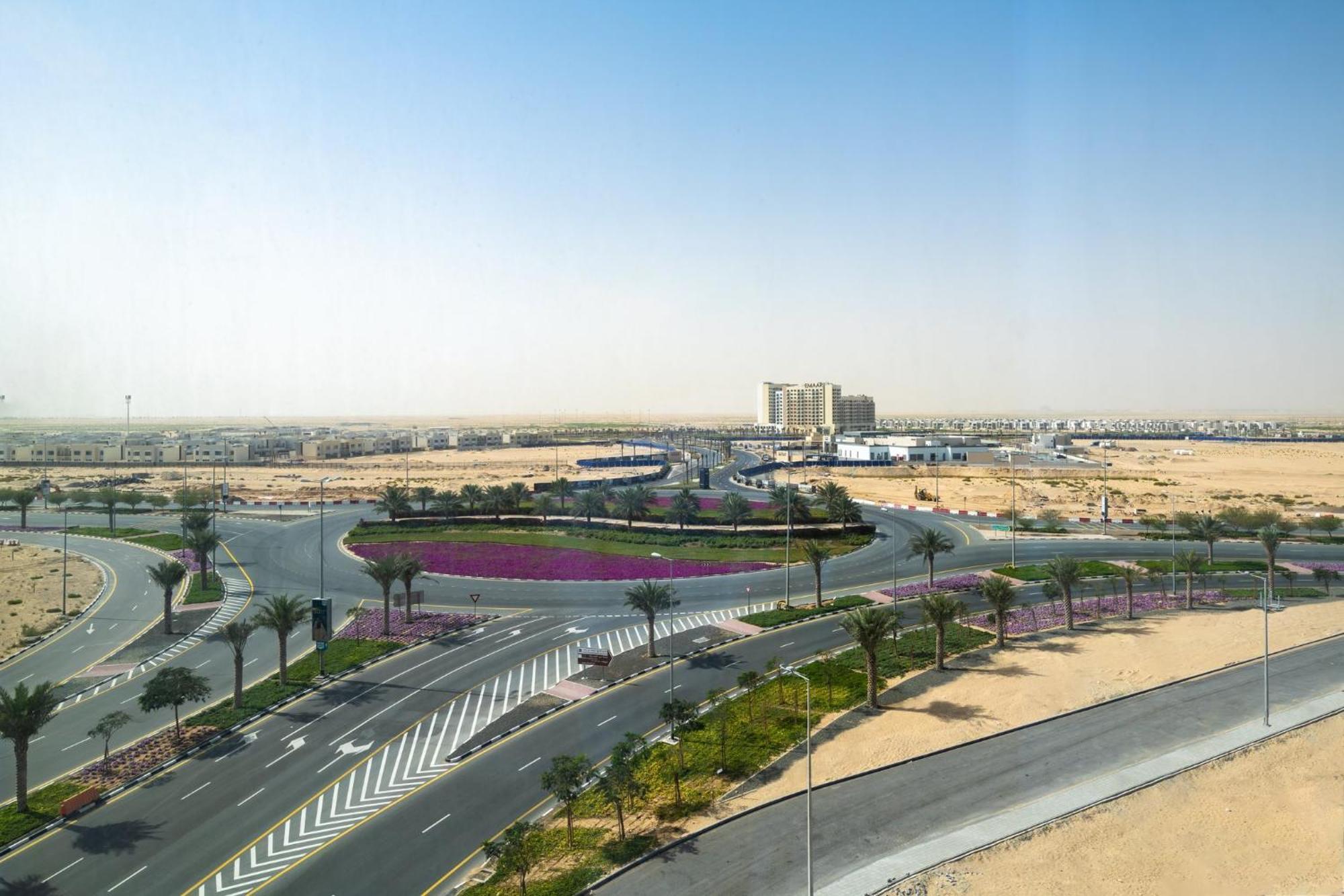 Holiday Inn Dubai Al-Maktoum Airport By Ihg Екстериор снимка